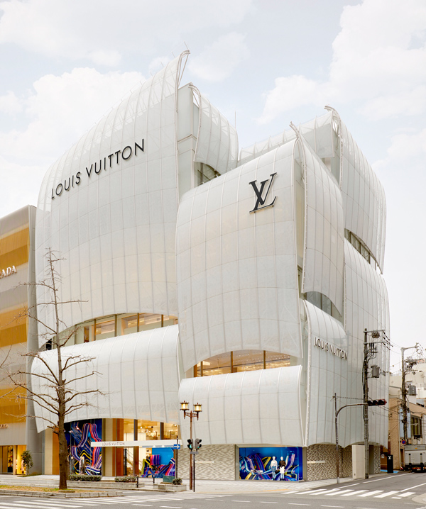 Louis Vuitton abre MAISON OSAKA MIDOSUJI con su primera café y restaurante