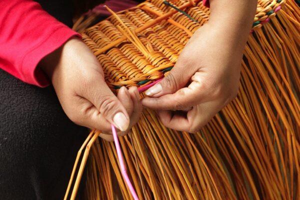 ‘MANOS A LA OBRA’ es la subasta virtual a favor de los artesanos peruanos