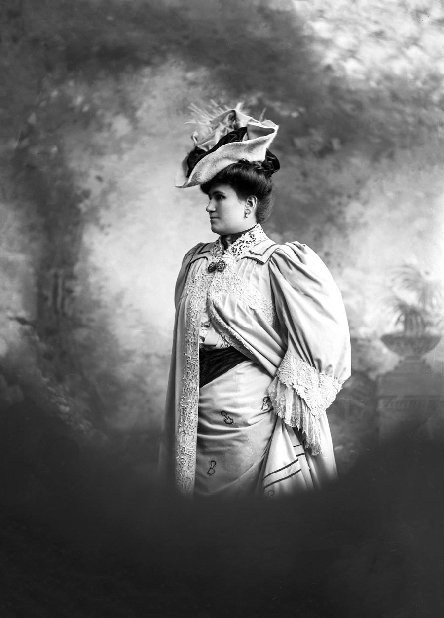 “Moda del siglo XIX”: El fotolibro que nos muestra el estilo de la época y la importancia del indumento peruano