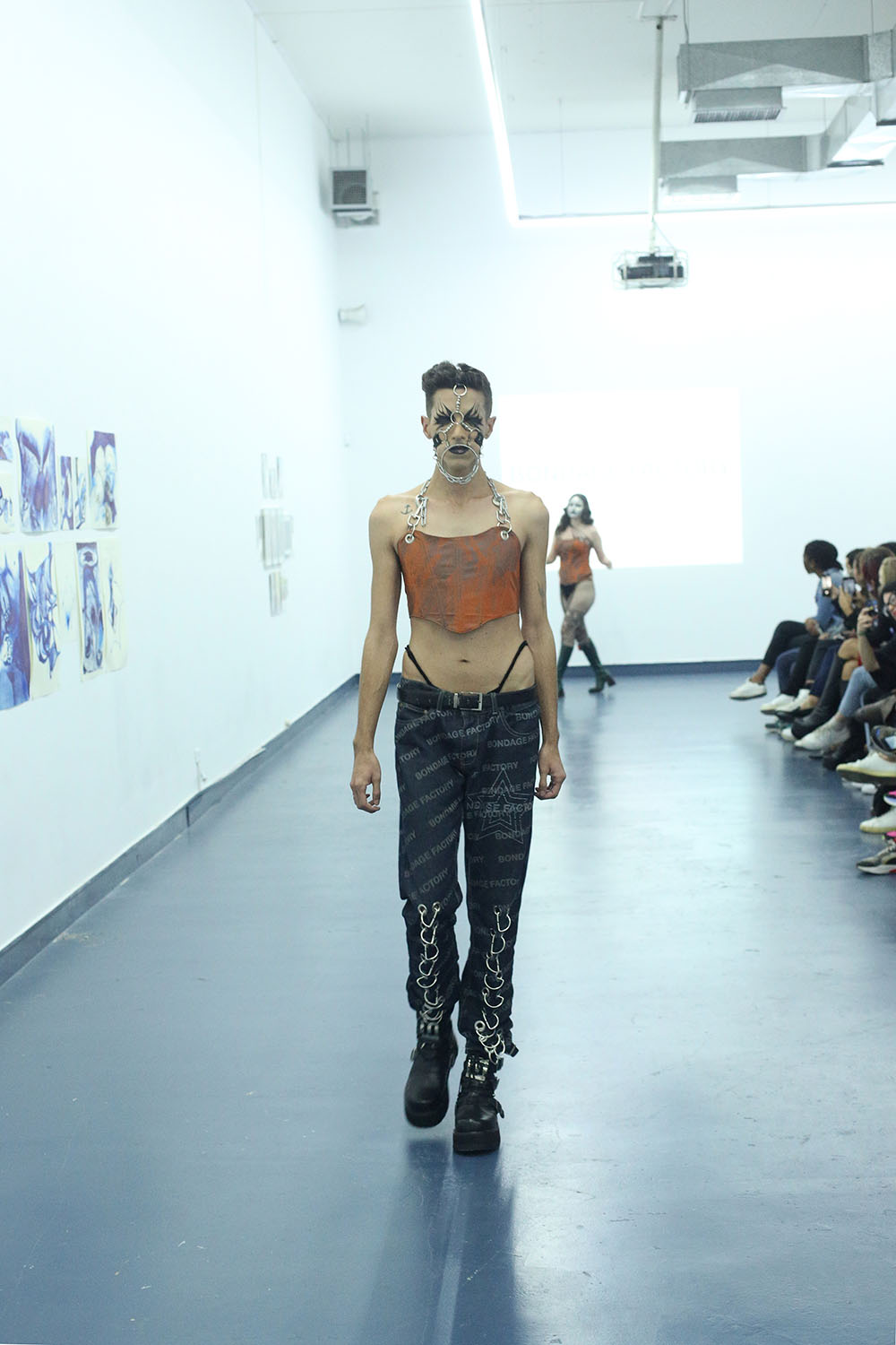 Género, etnias y cuerpo en el desfile de Bondage Factory “Skin Couture 2022”
