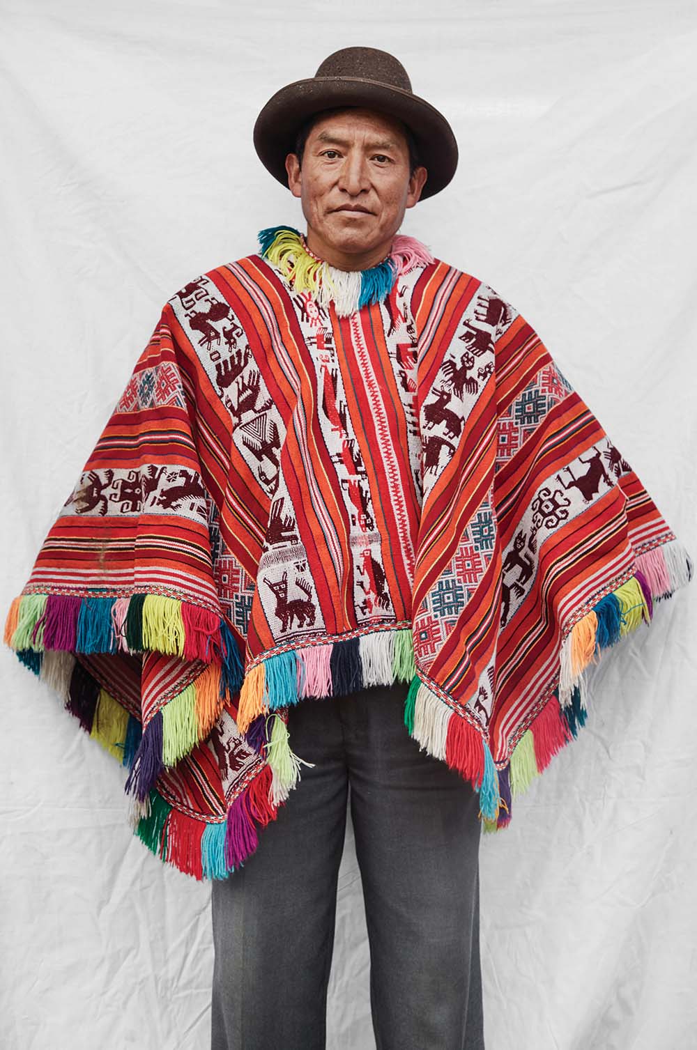 El fotolibro de este fotógrafo peruano encuentra una mirada contemporánea a la identidad andina